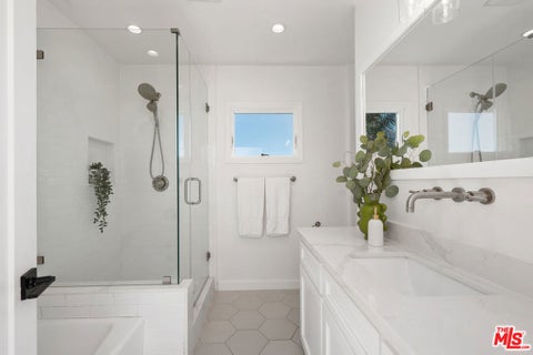 Tiny photo for 241 Calle Mayor, Redondo Beach, CA 90277 (MLS # 26995309)