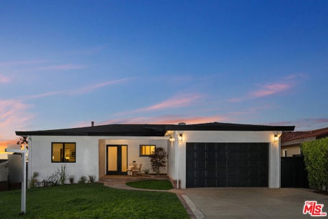 Tiny photo for 241 Calle Mayor, Redondo Beach, CA 90277 (MLS # 26995309)