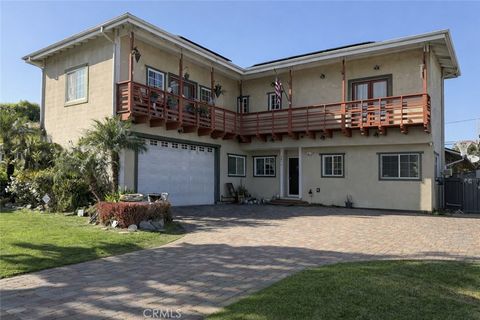 Photo of 1071 E 46th St, Long Beach, CA 90807 (MLS # CV26021715)