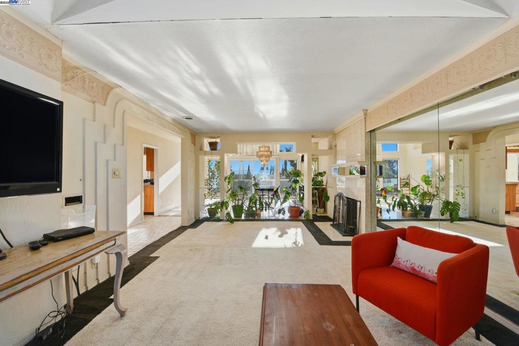 HOLIDAY ESTATES - Residential