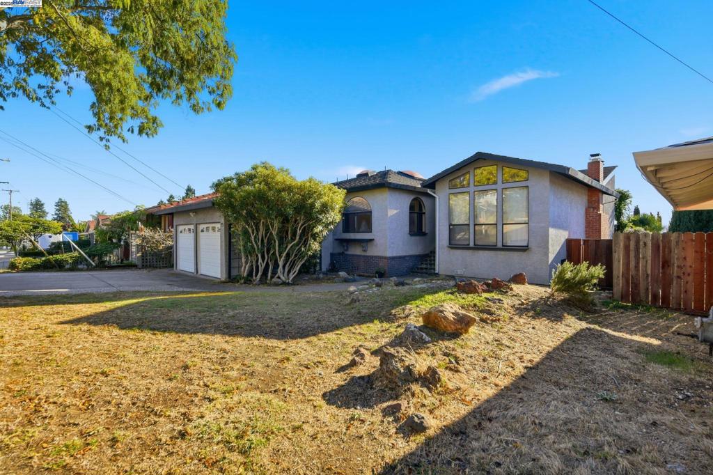 HOLIDAY ESTATES - Residential