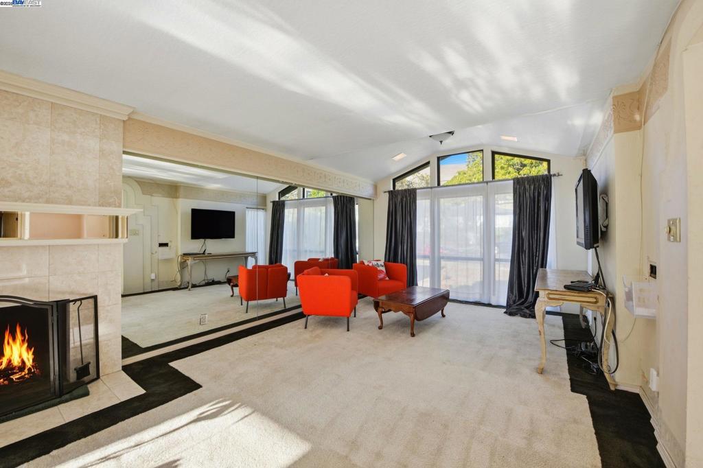 HOLIDAY ESTATES - Residential