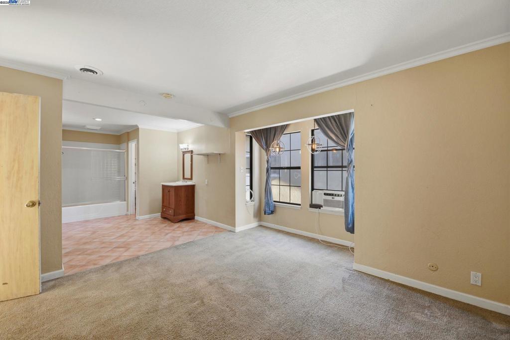 HOLIDAY ESTATES - Residential