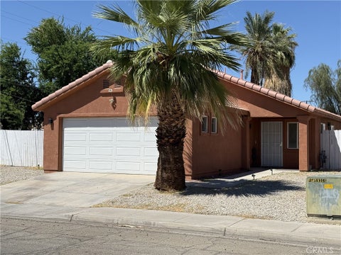 Photo of 635 W Rice Street, Blythe, CA 92225 (MLS # SR26194427)