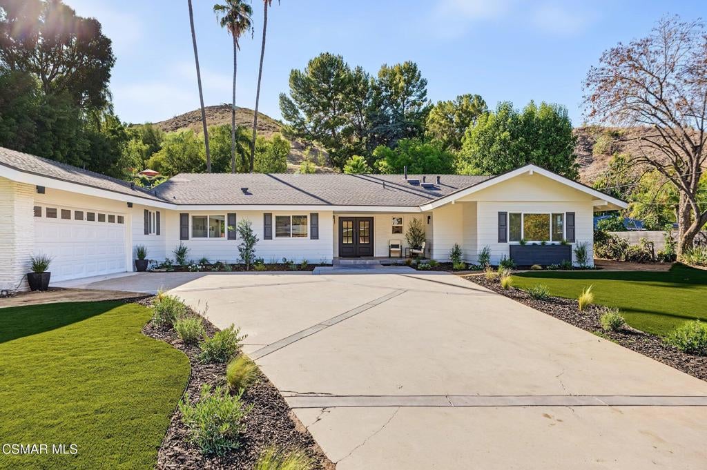 5215 Del Moreno Drive