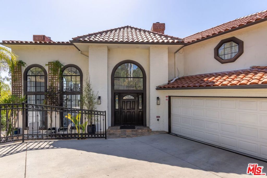 2651 La Cuesta Drive