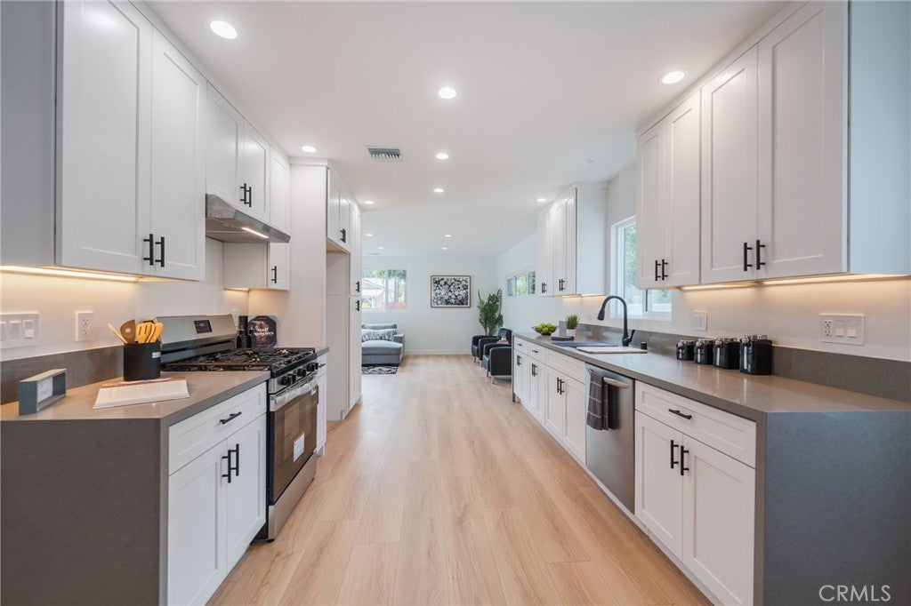 14704 Clarkdale