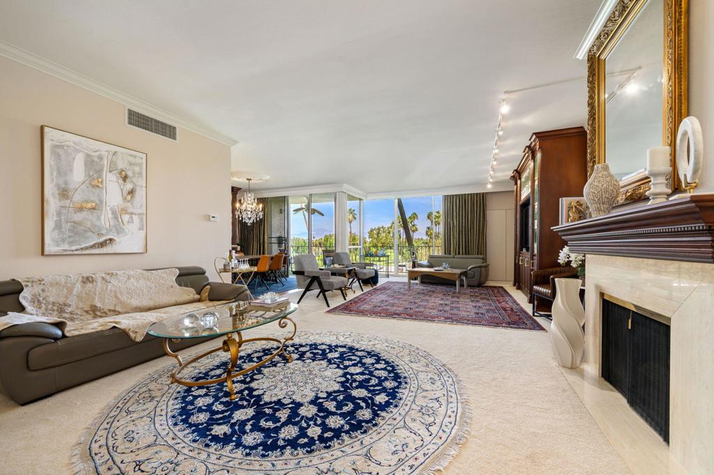 900 Island Drive 304