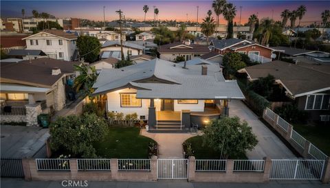 Photo of 748 N Kenmore Ave, Los Angeles, CA 90029 (MLS # CV25274642)