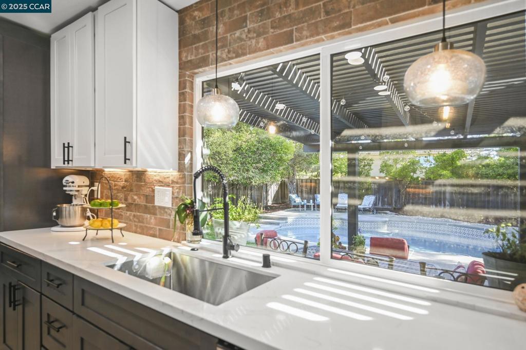 BROOKTREE - Residential