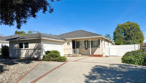 Photo of 368 Geneva Avenue, Claremont, CA 91711 (MLS # CV26060265)