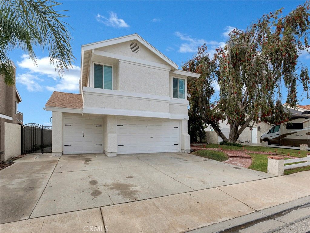 Photo of 4895 N Buttercreek Rd, Moorpark, CA 93021 (MLS # SR26024490)