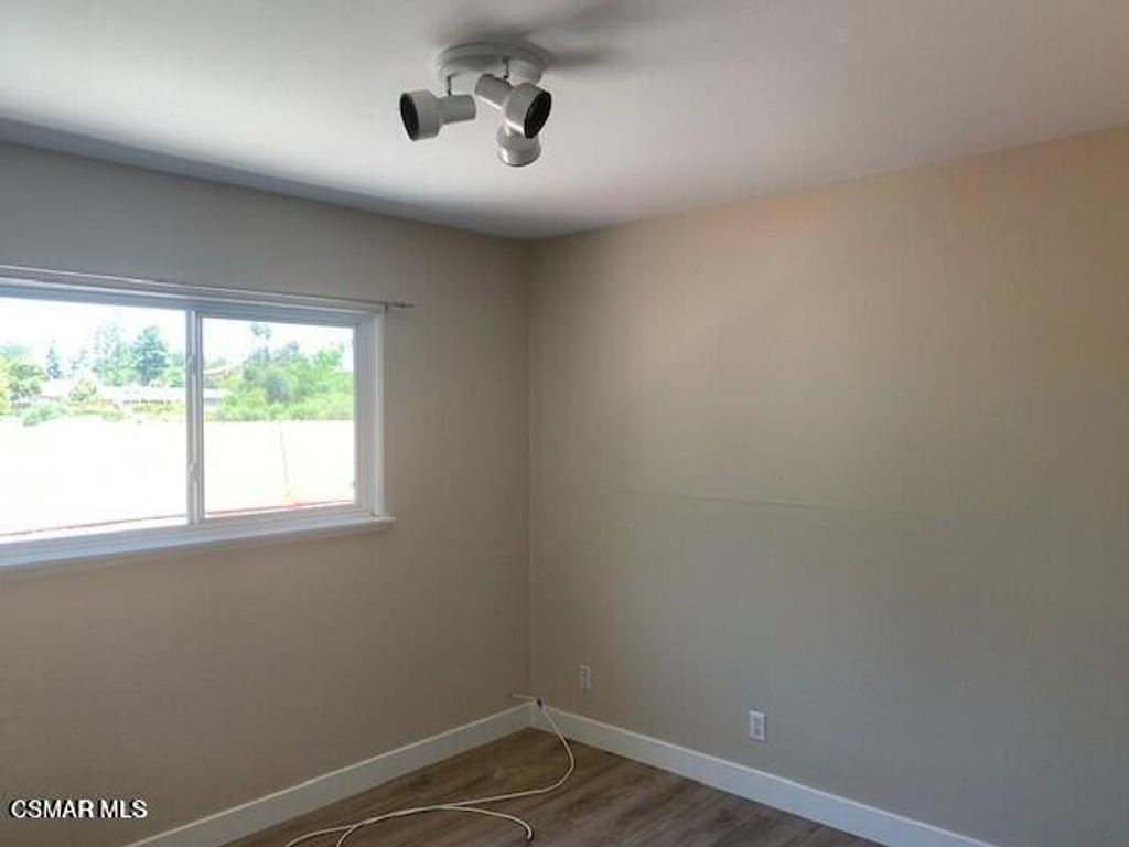 Photo of 195 Tennyson Street, Thousand Oaks, CA 91360 (MLS # 226000608)