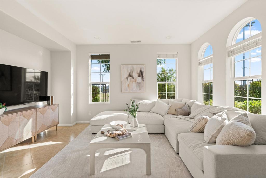 6102 Alida Row