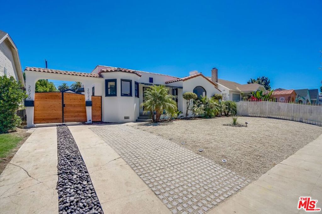 2022 W 77th Street
