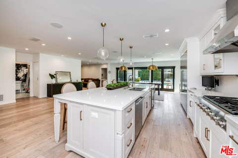 Photo of 4239 W Mcfarlane Avenue, Burbank, CA 91505 (MLS # 26851047)