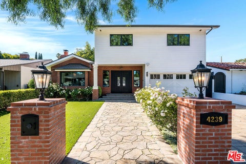 Photo of 4239 W Mcfarlane Avenue, Burbank, CA 91505 (MLS # 26851047)