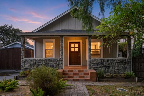 Photo of 530 Roosevelt Avenue, Redwood City, CA 94061 (MLS # ML82065792)