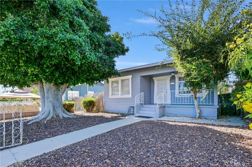 1143 S Grande Vista