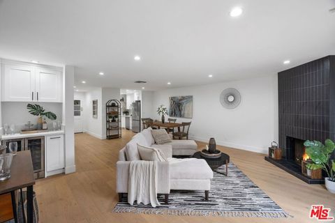 Photo of 1807 10th Street #3, Santa Monica, CA 90404 (MLS # 25605859)