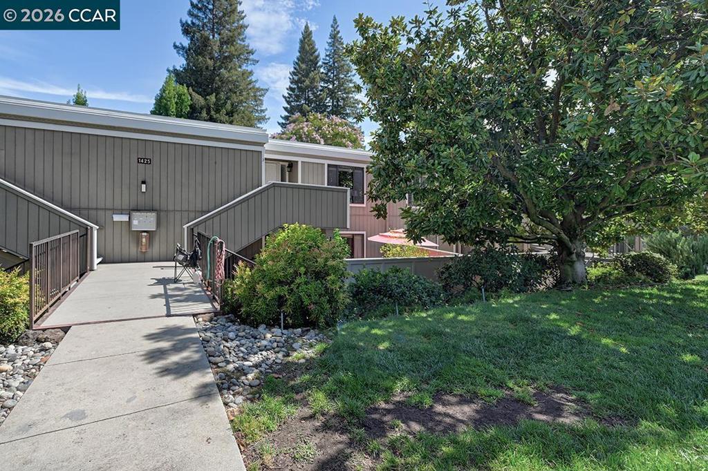 1425 Canyonwood 3