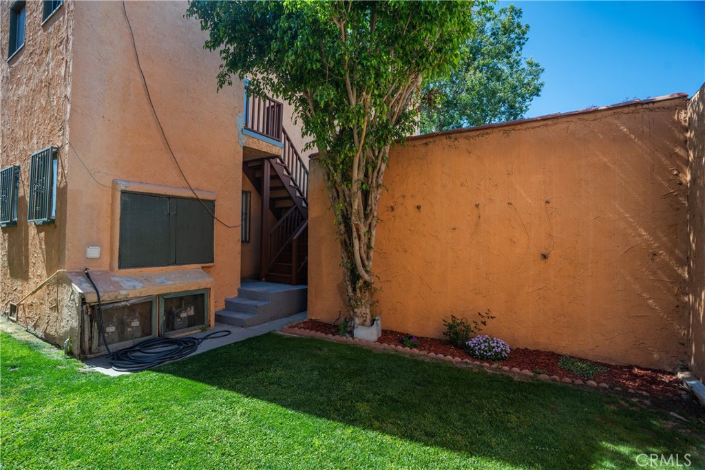 1990 Cedar Avenue