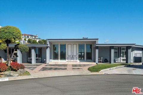 1975 Deermont Road Glendale CA 91207