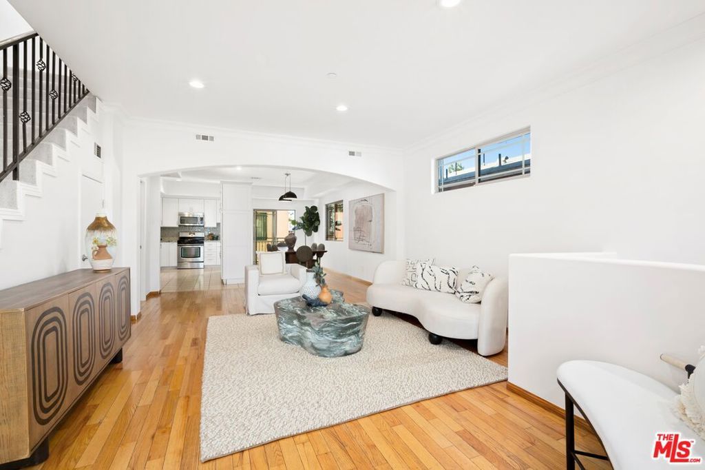 Photo of 822 N Mccadden Place, Los Angeles, CA 90038 (MLS # 26633409)