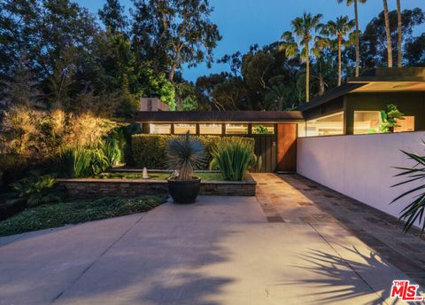 219 Chautauqua Boulevard Pacific Palisades CA 90272
