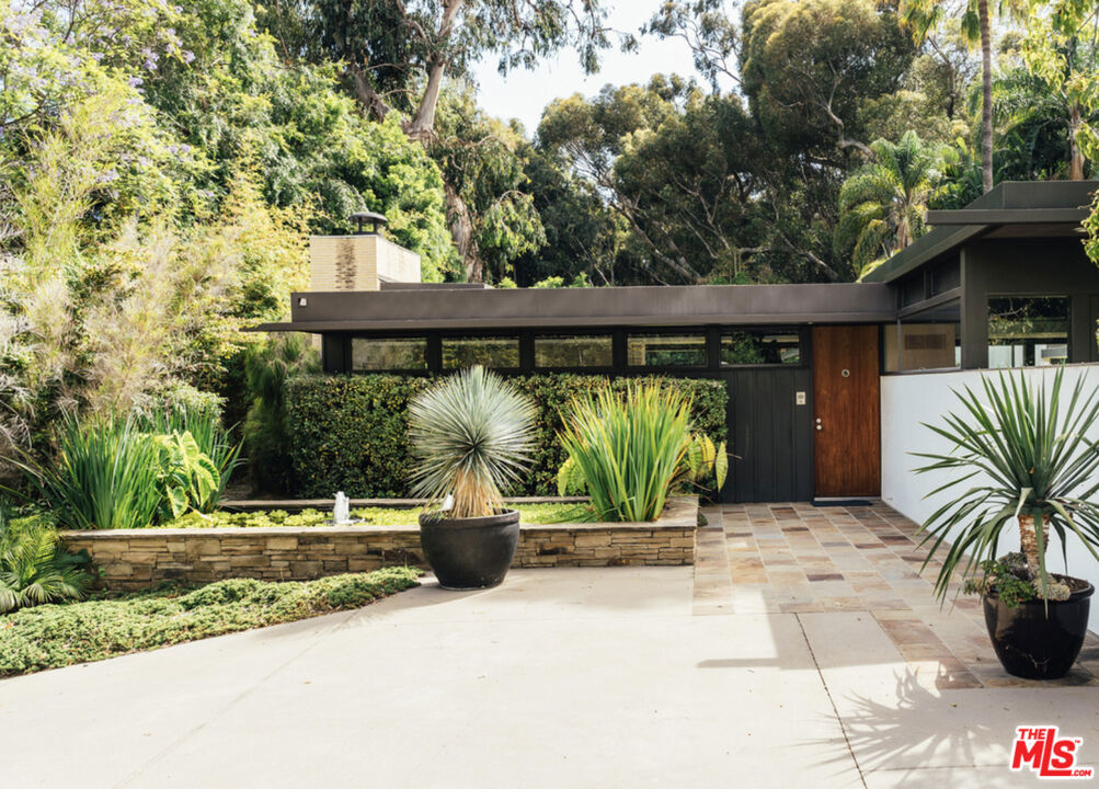 219 Chautauqua Boulevard