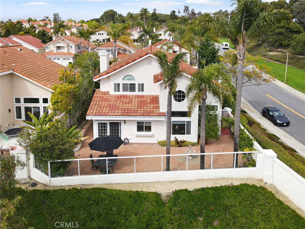 2 Vistamar Drive