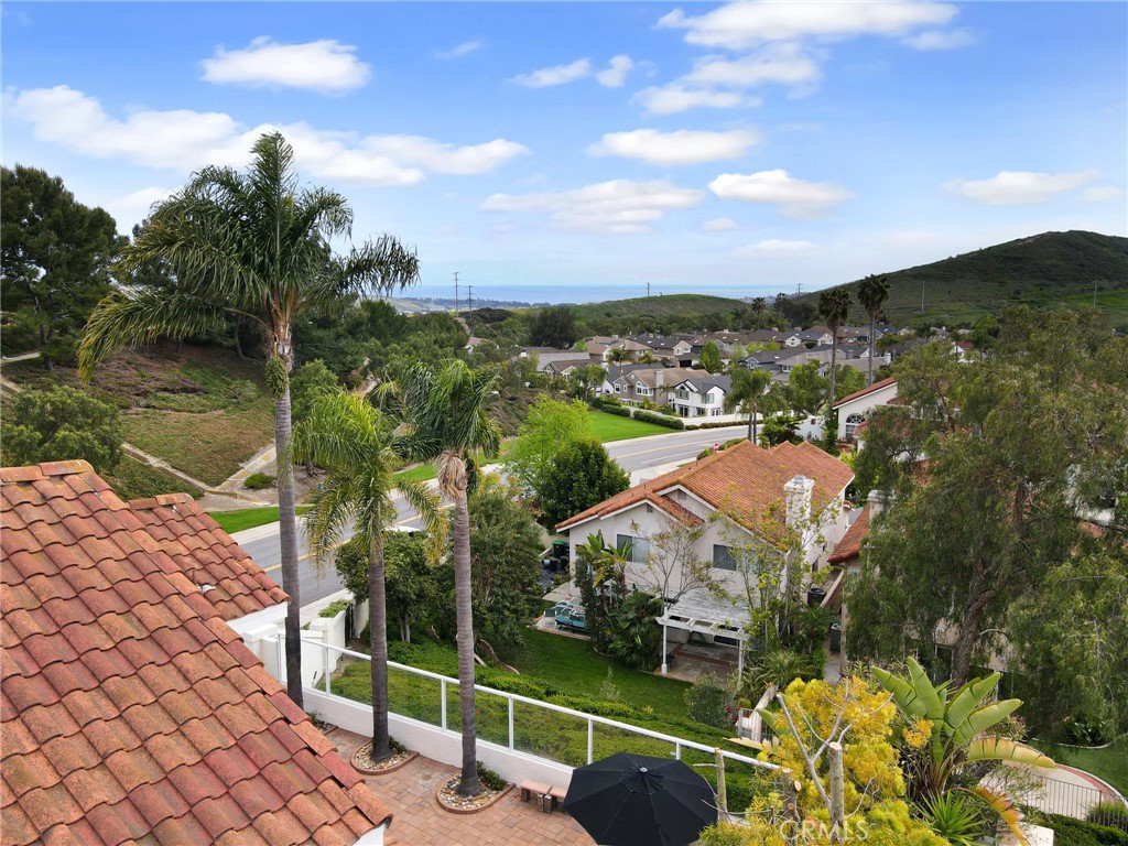 2 Vistamar Drive