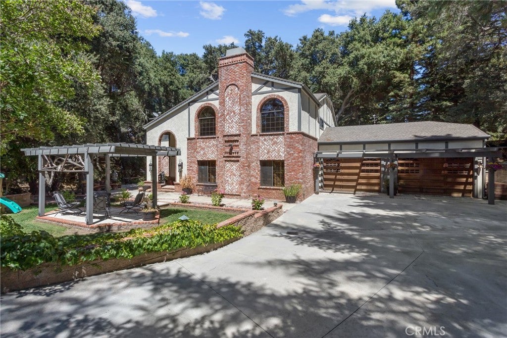 13515 Oak Mountain