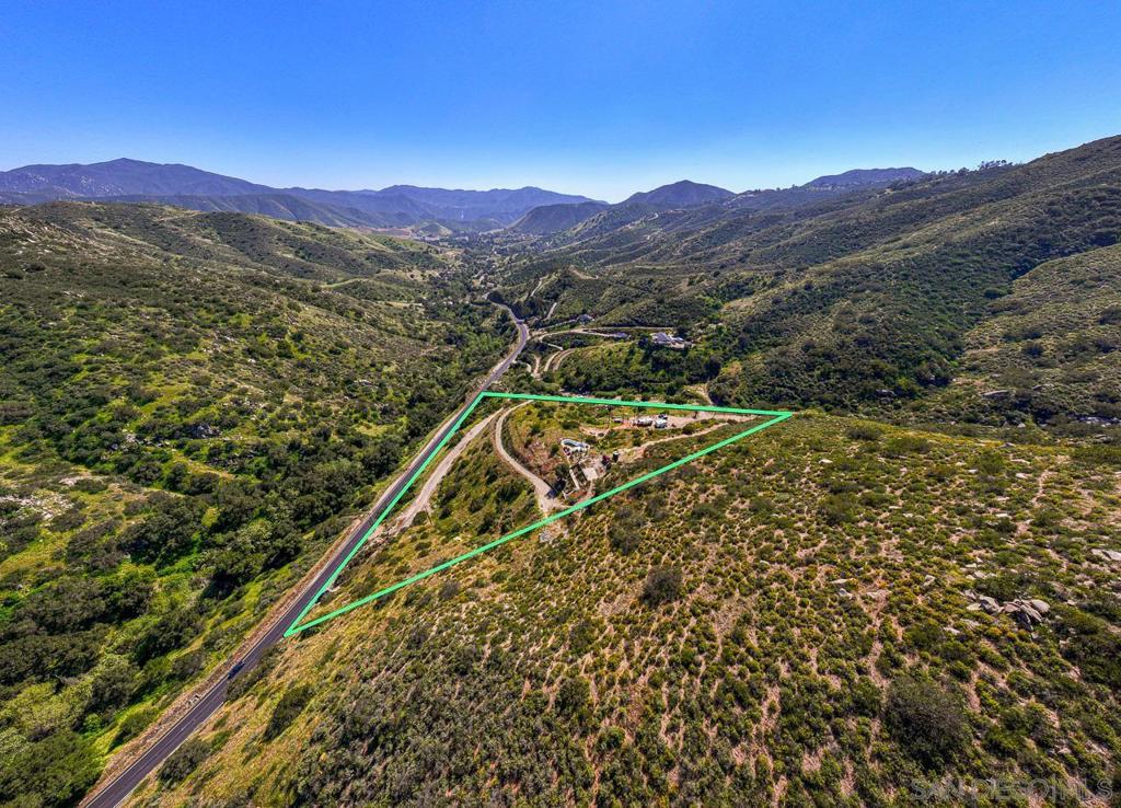 1186 Harbison Canyon