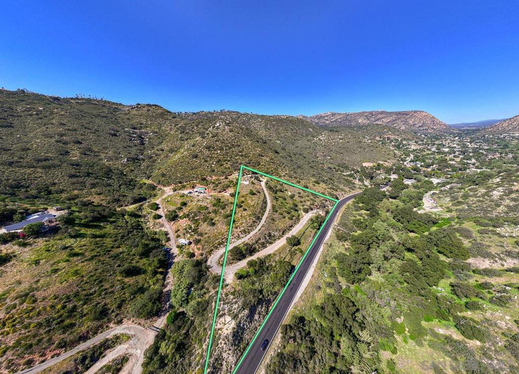 1186 Harbison Canyon