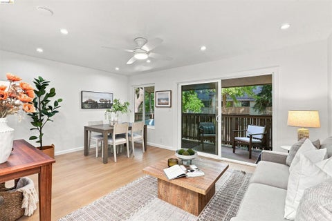 Photo of 2704 Oak Rd RD #75, Walnut Creek, CA 94597 (MLS # 41147342)