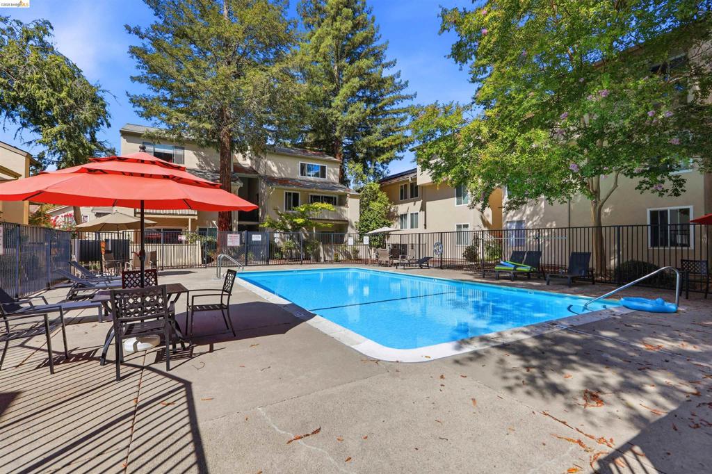 2704 Oak Rd 75