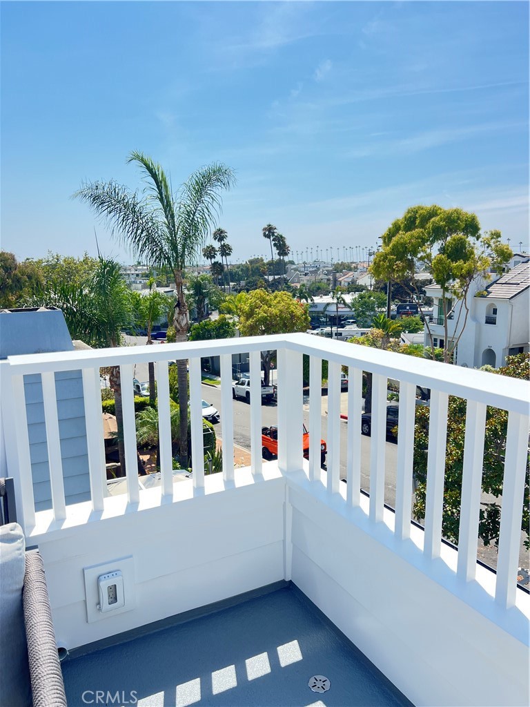 Corona del Mar North of PCH (CNHW) - Residential Lease