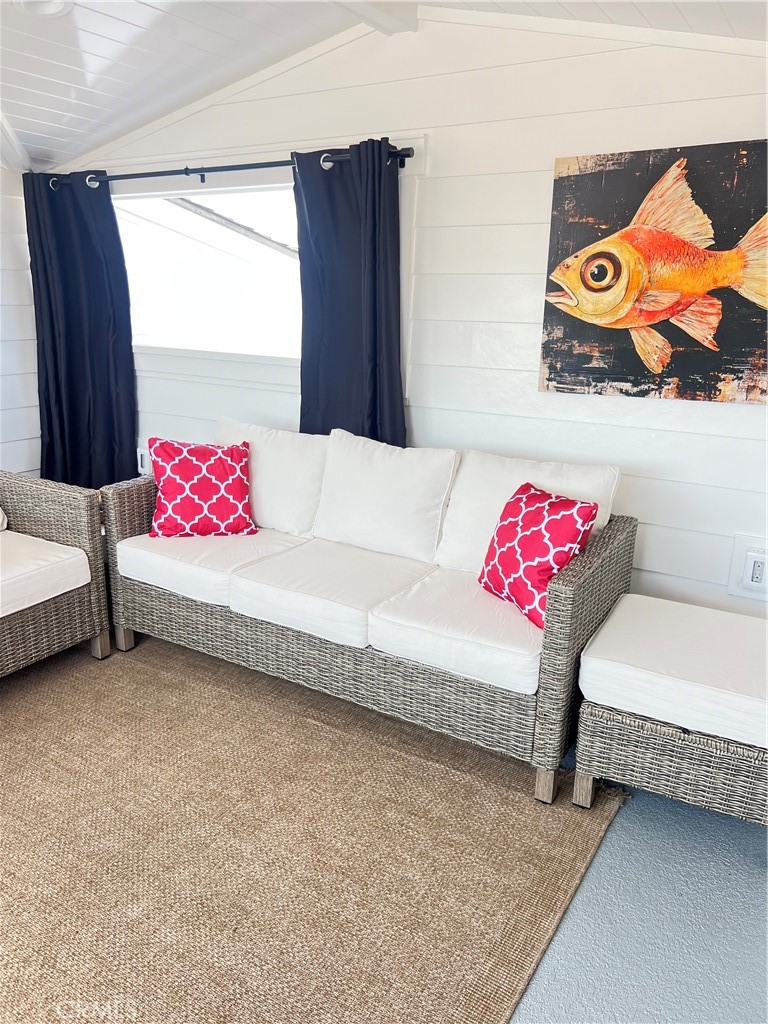 Corona del Mar North of PCH (CNHW) - Residential Lease