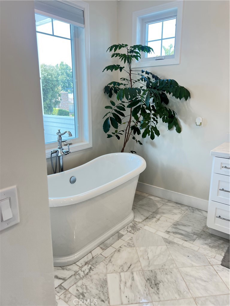 Corona del Mar North of PCH (CNHW) - Residential Lease