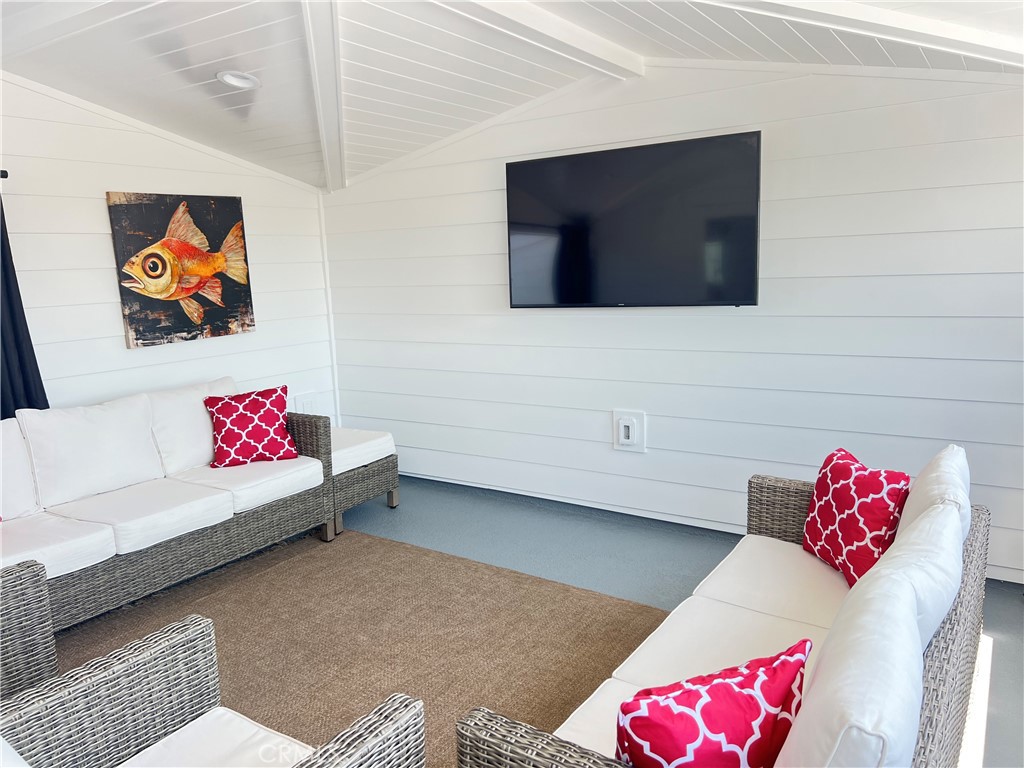 Corona del Mar North of PCH (CNHW) - Residential Lease