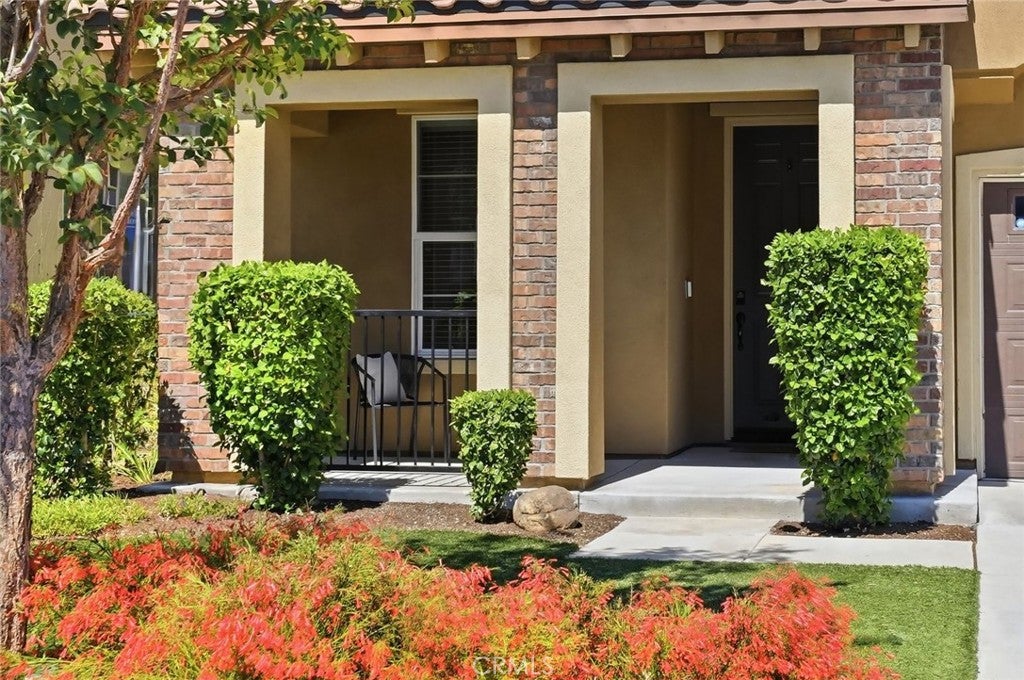 27364 Ellery Place