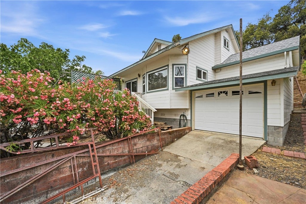 4075 Mesa Drive