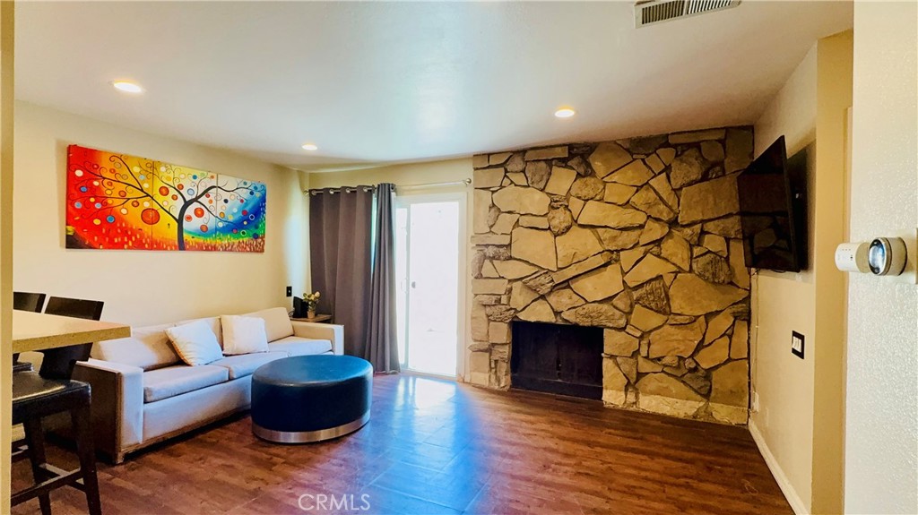 1371 S Walnut 3006
