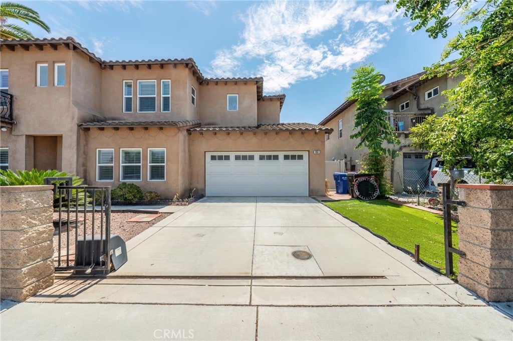 658 E. Phillips Boulevard