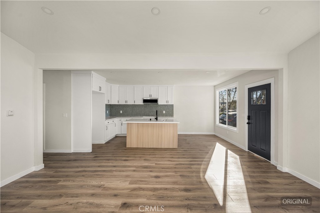 2037 W 64th