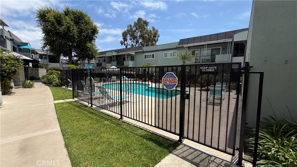 5180 E Atherton