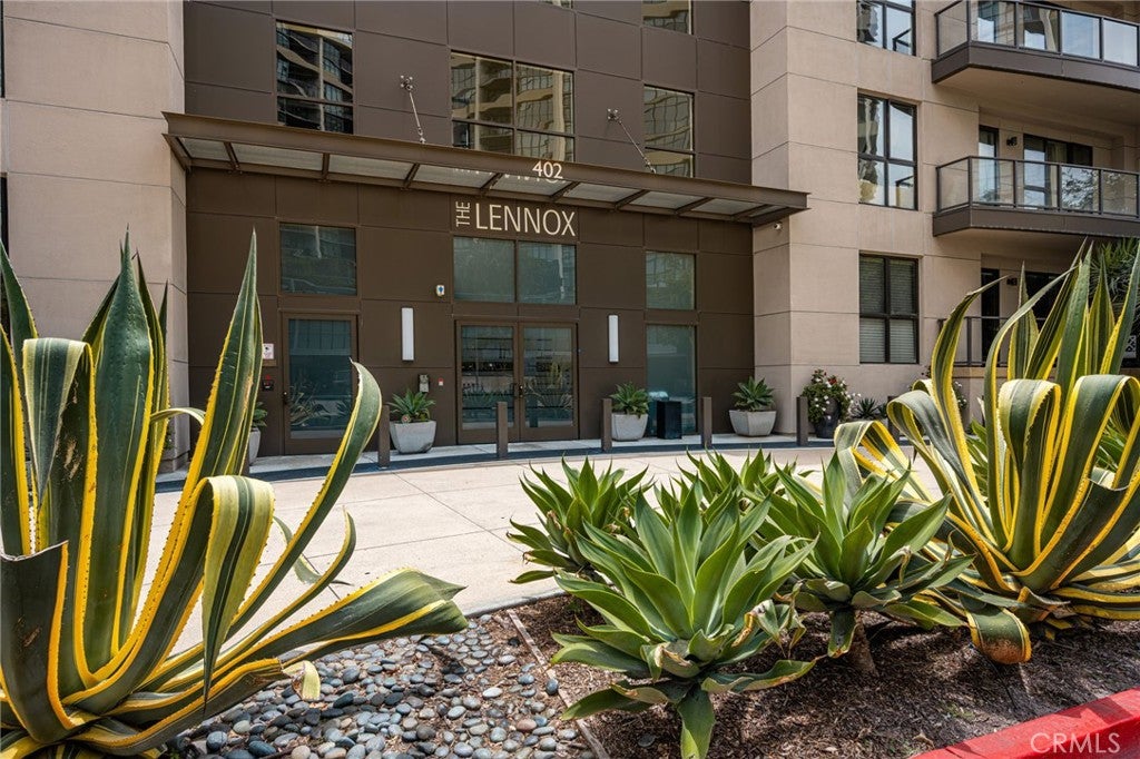 402 Rockefeller 315