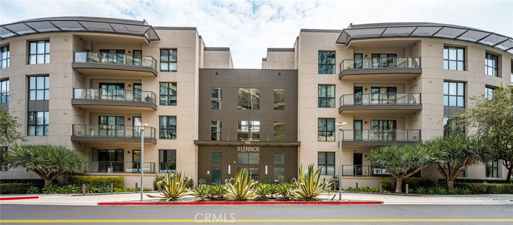 402 Rockefeller 315