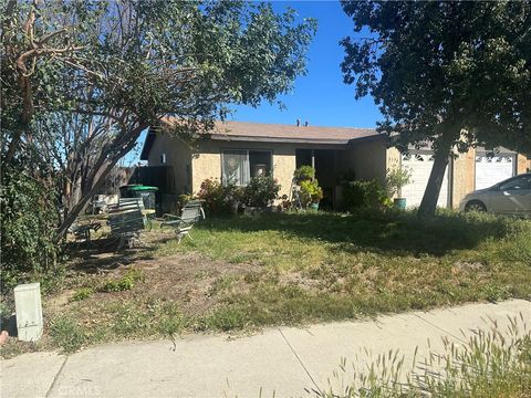Photo of 2174 Avenida Olivos, Hemet, CA 92545 (MLS # ND26055548)